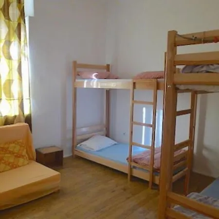 Backpacker Tirana